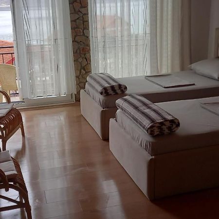 Roleo Guest House Lini Exterior foto
