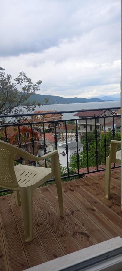 Roleo Guest House Lini Exterior foto
