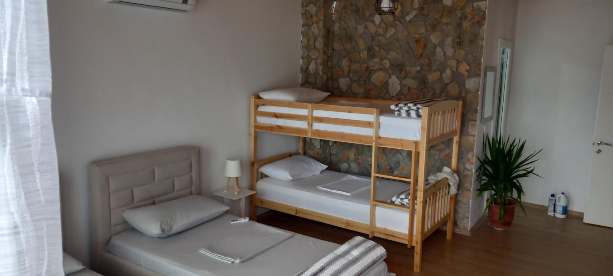 Roleo Guest House Lini Exterior foto